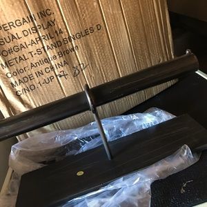 Bracelet or necklace  metal display